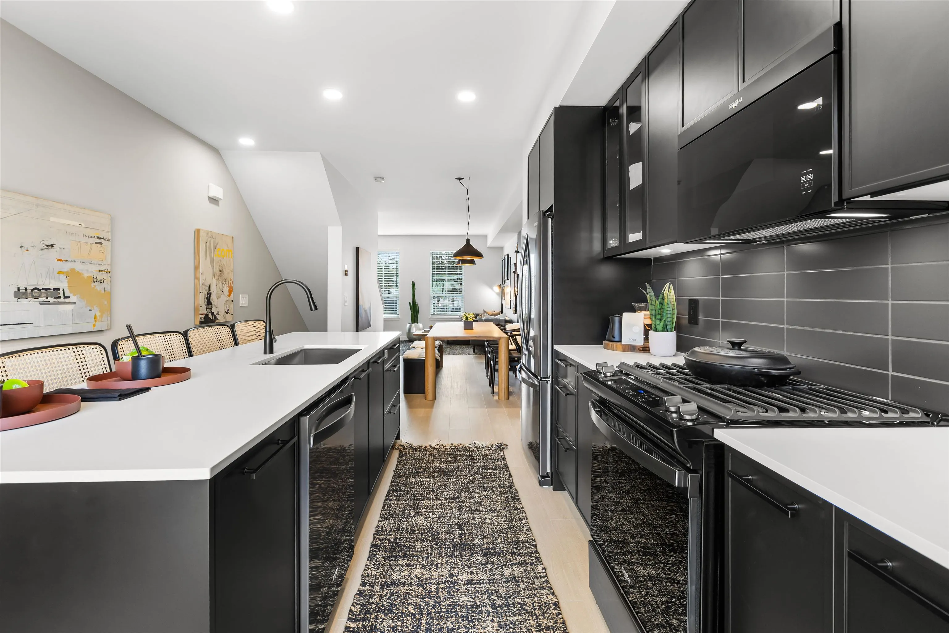2891 Montrose Avenue #48