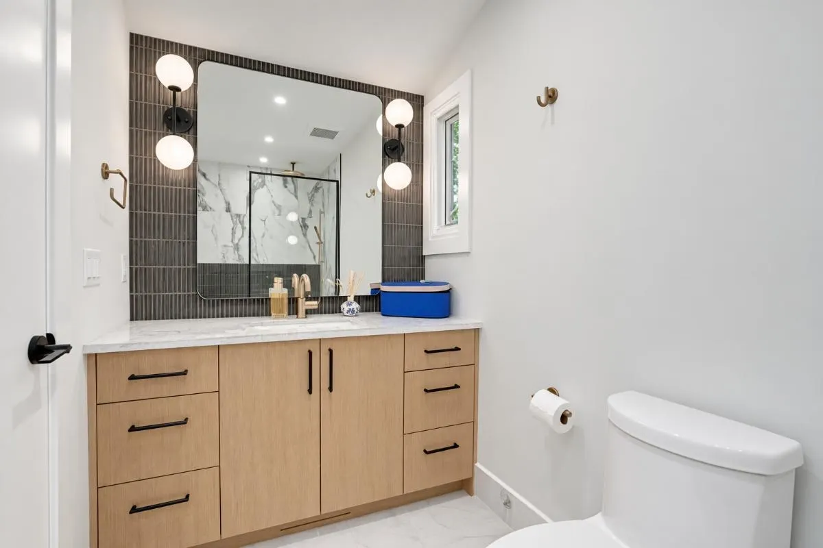 1115 Groveland Court