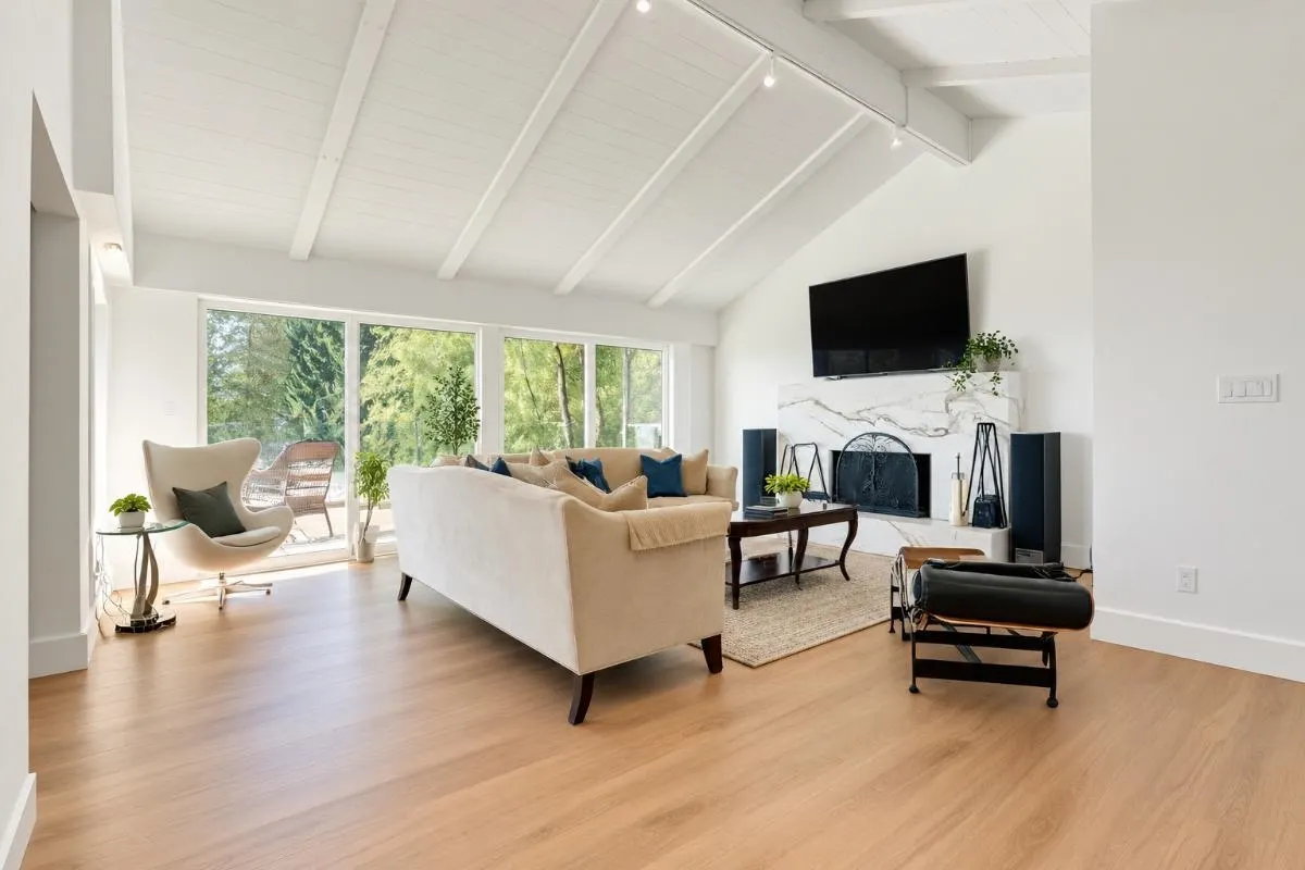 1115 Groveland Court