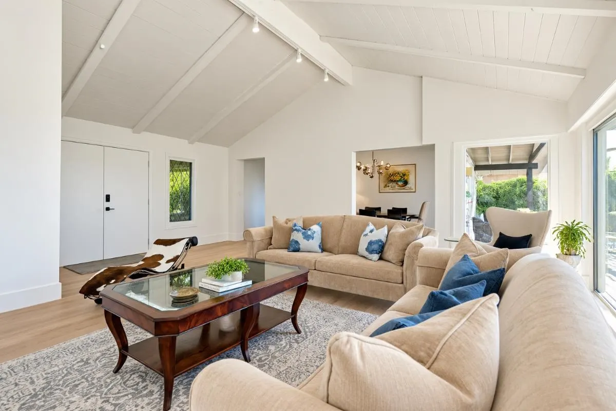 1115 Groveland Court