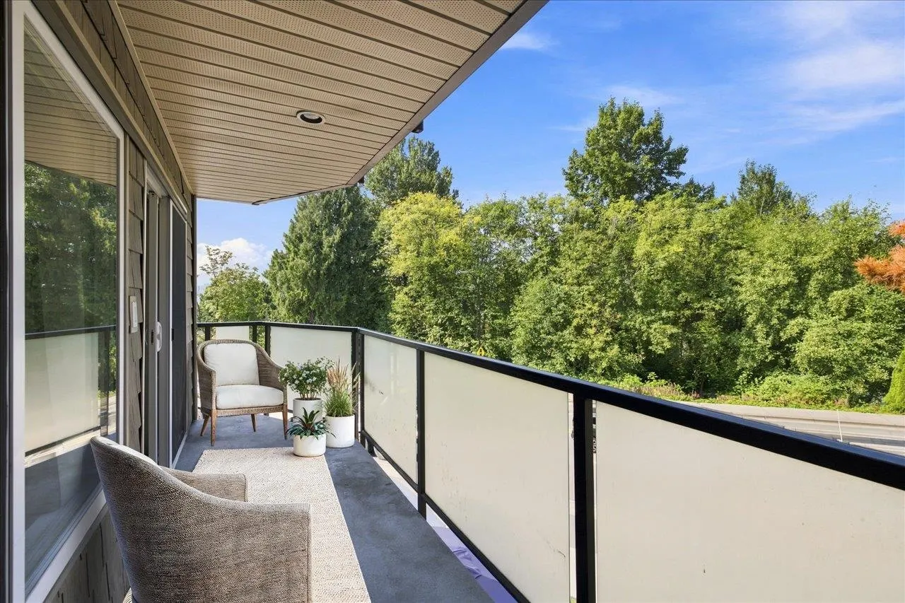 212 Forbes Avenue #202