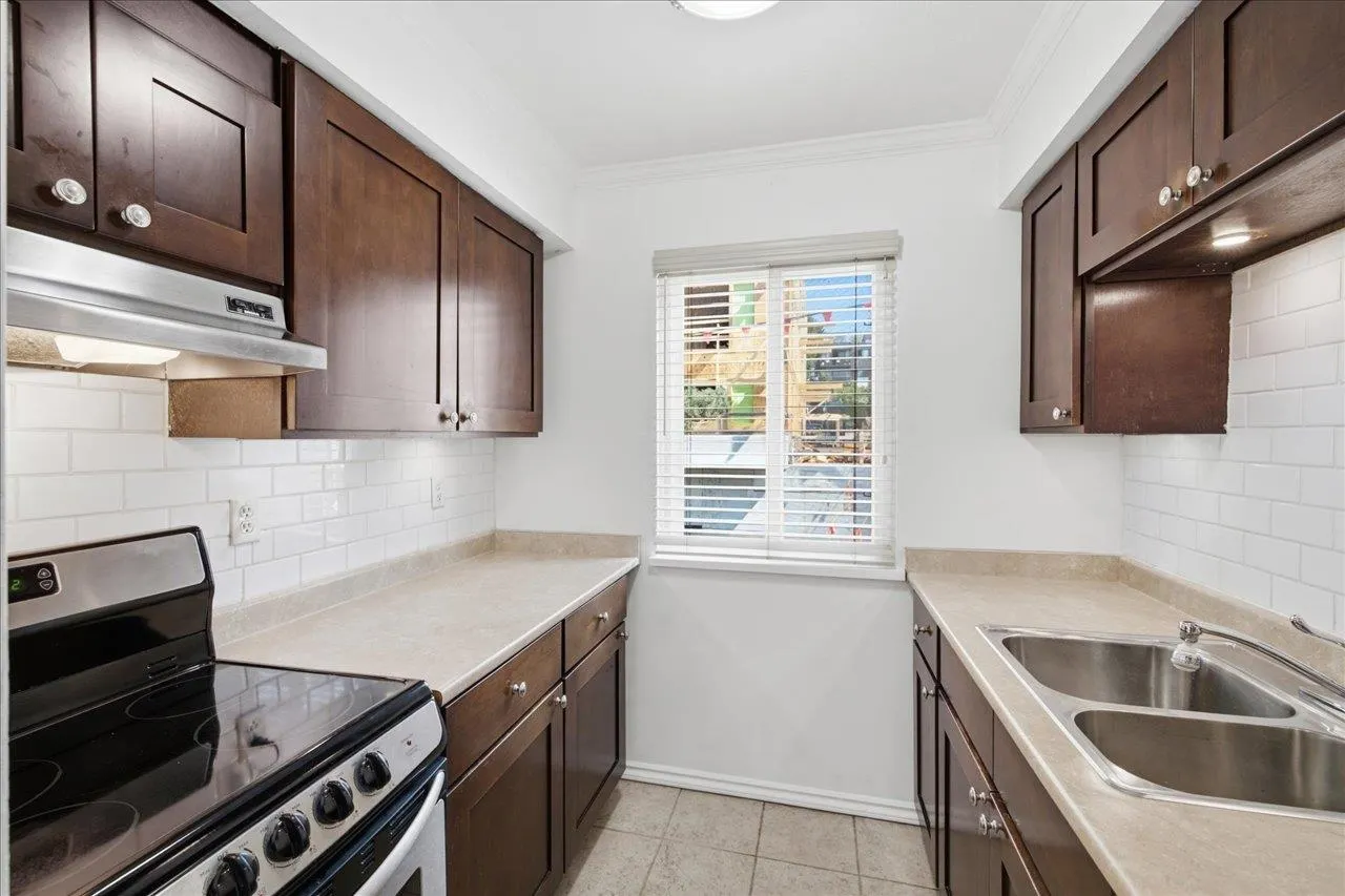 212 Forbes Avenue #202