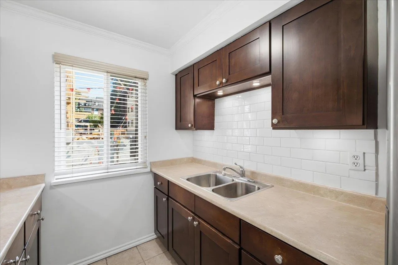 212 Forbes Avenue #202