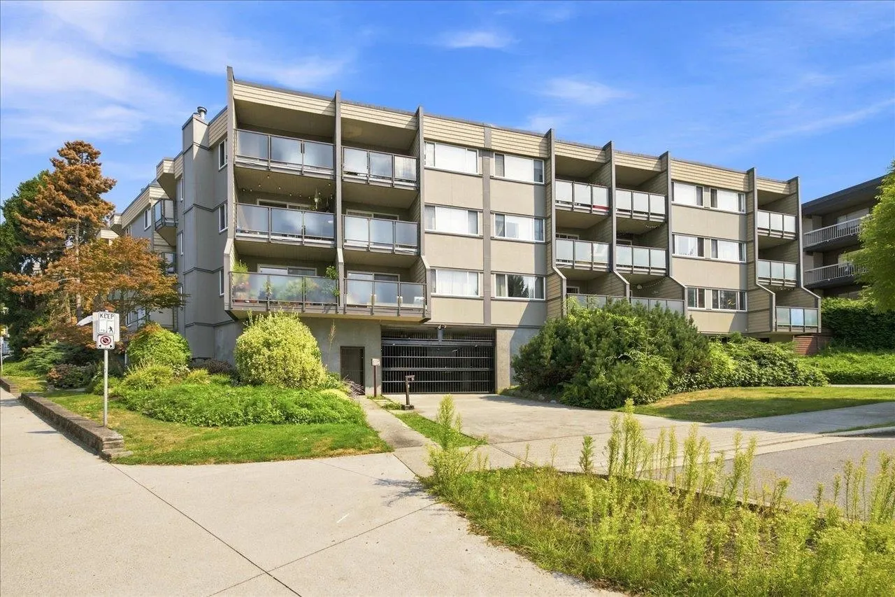 212 Forbes Avenue #202