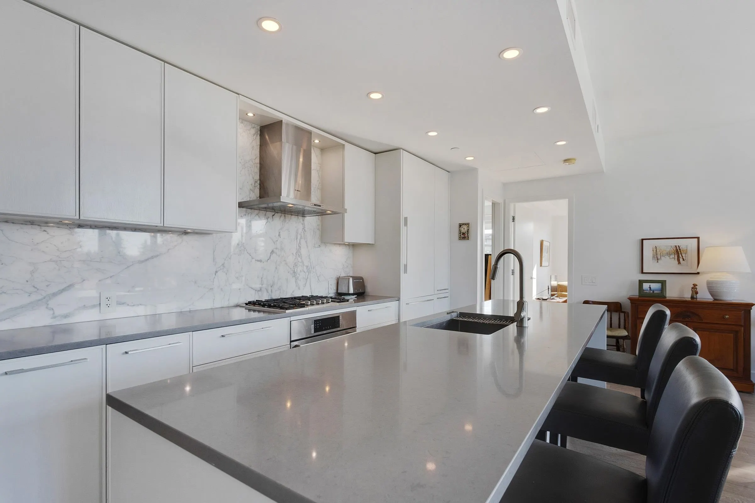 3220 Connaught Crescent #206