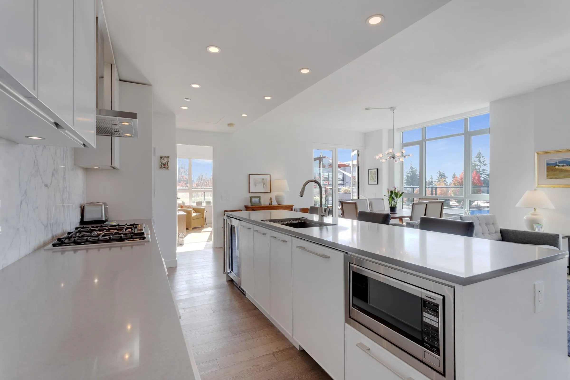 3220 Connaught Crescent #206