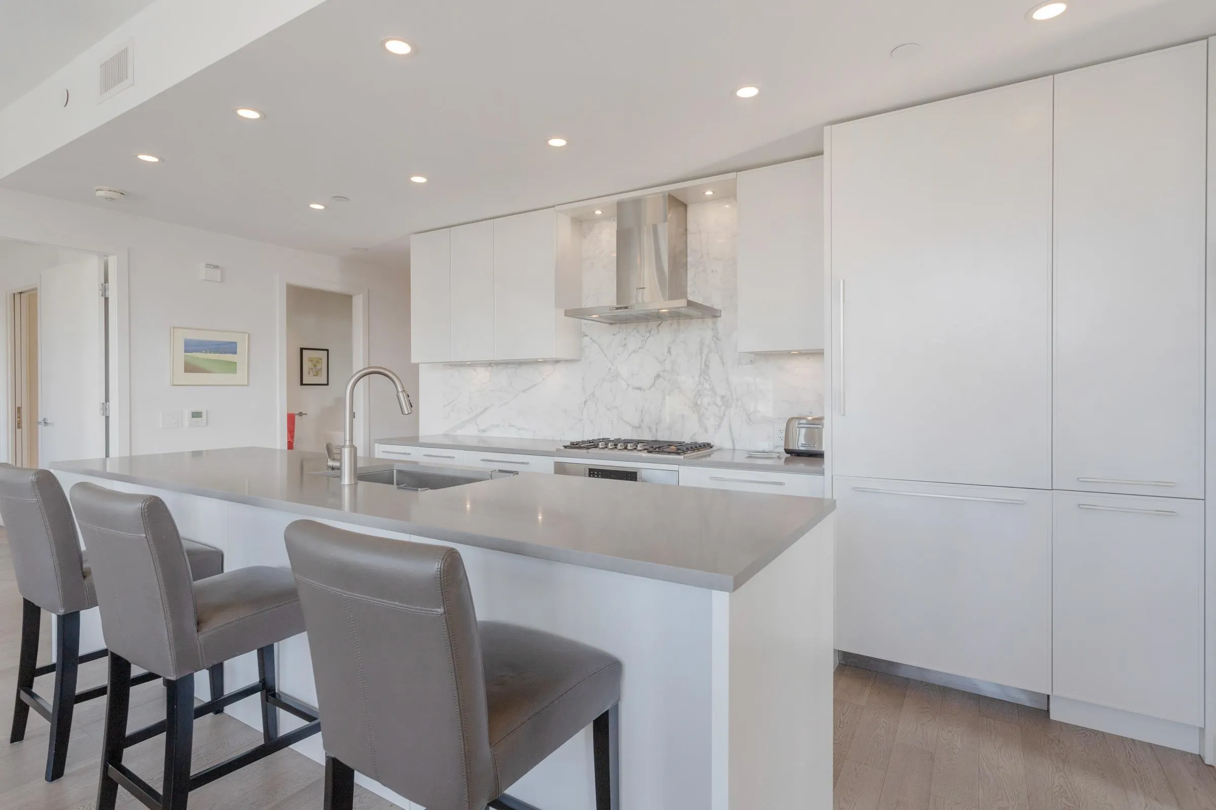 3220 Connaught Crescent #206