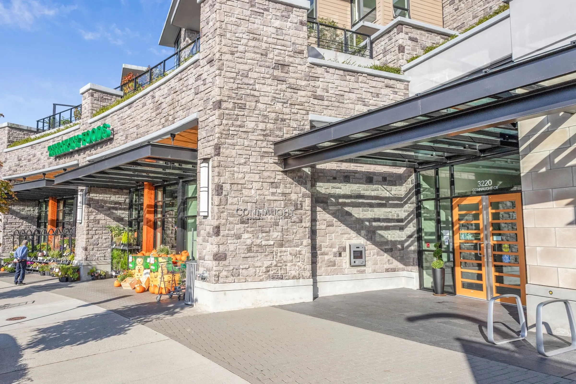 3220 Connaught Crescent #206