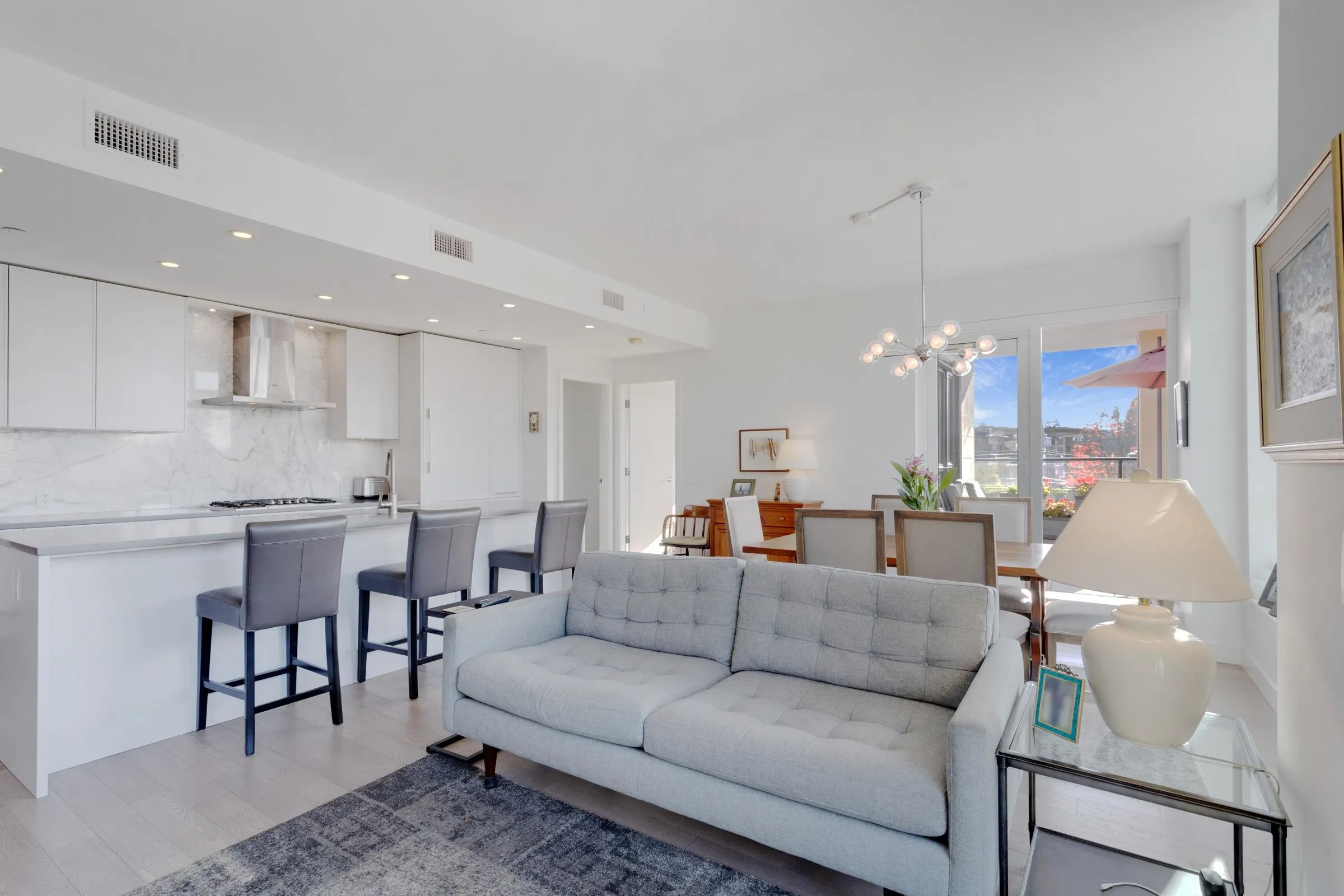 3220 Connaught Crescent #206