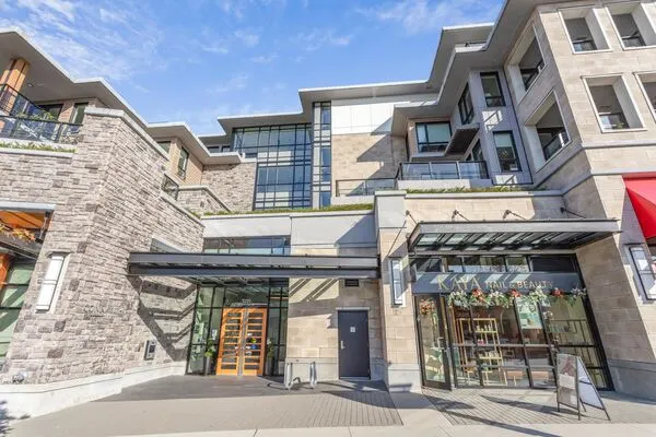 3220 Connaught Crescent #206