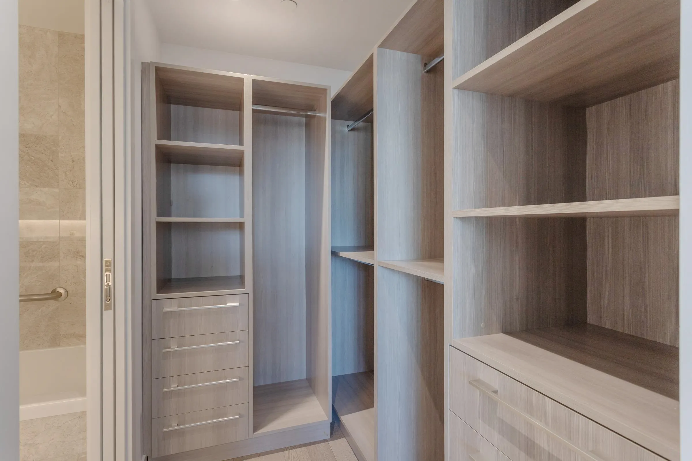 3220 Connaught Crescent #206