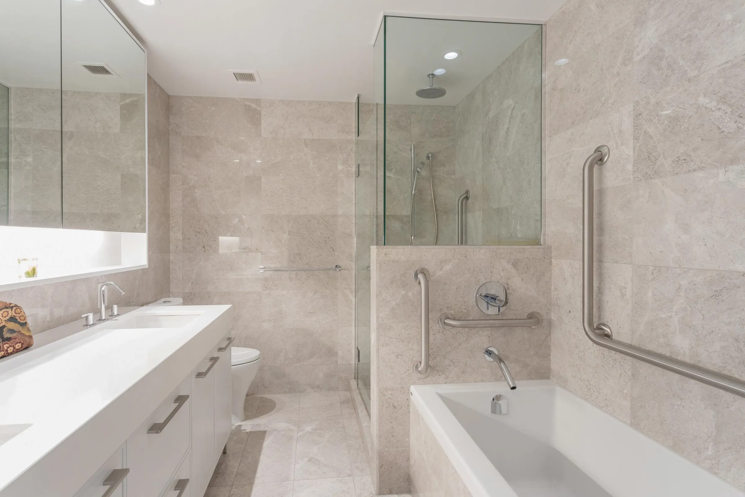 3220 Connaught Crescent #206