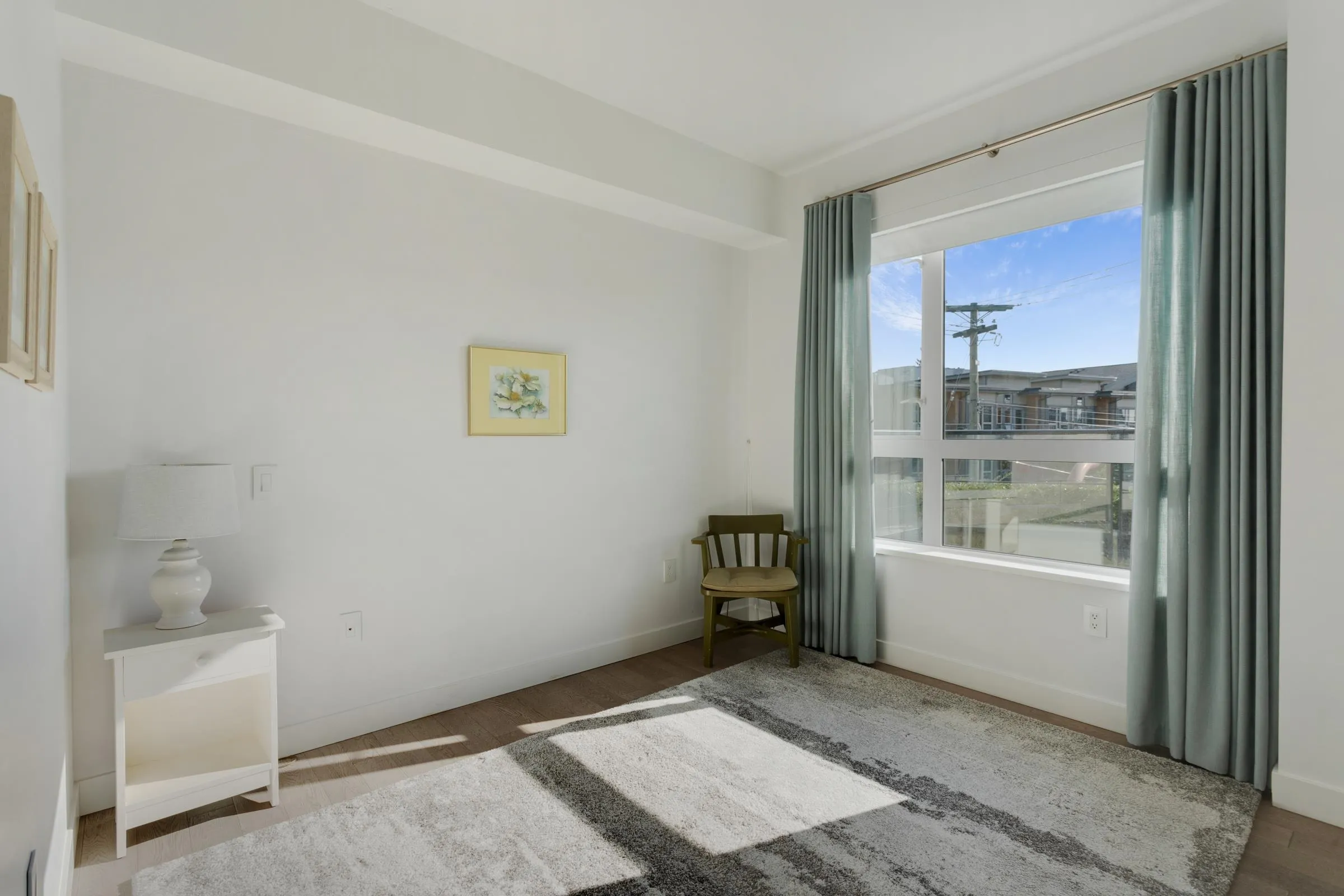 3220 Connaught Crescent #206