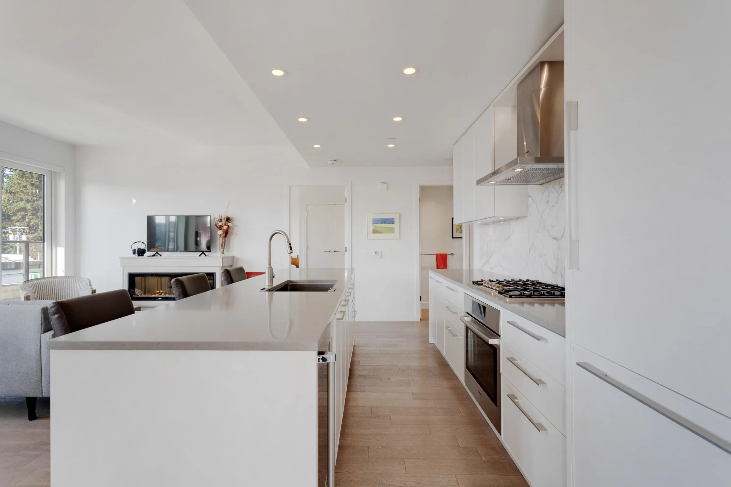 3220 Connaught Crescent #206