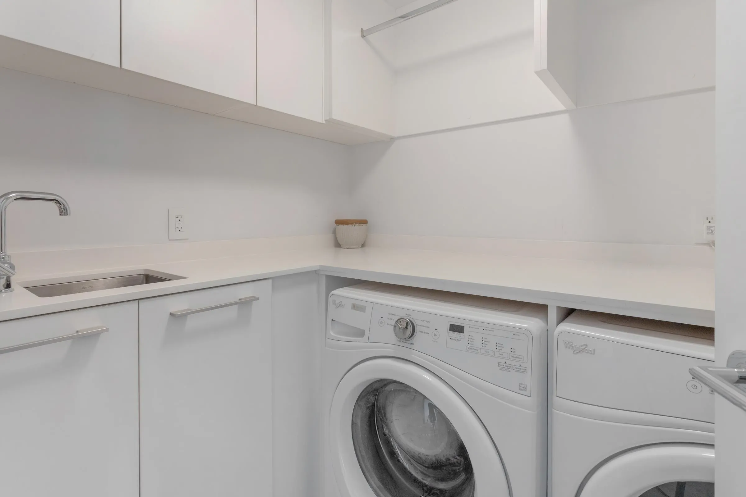 3220 Connaught Crescent #206