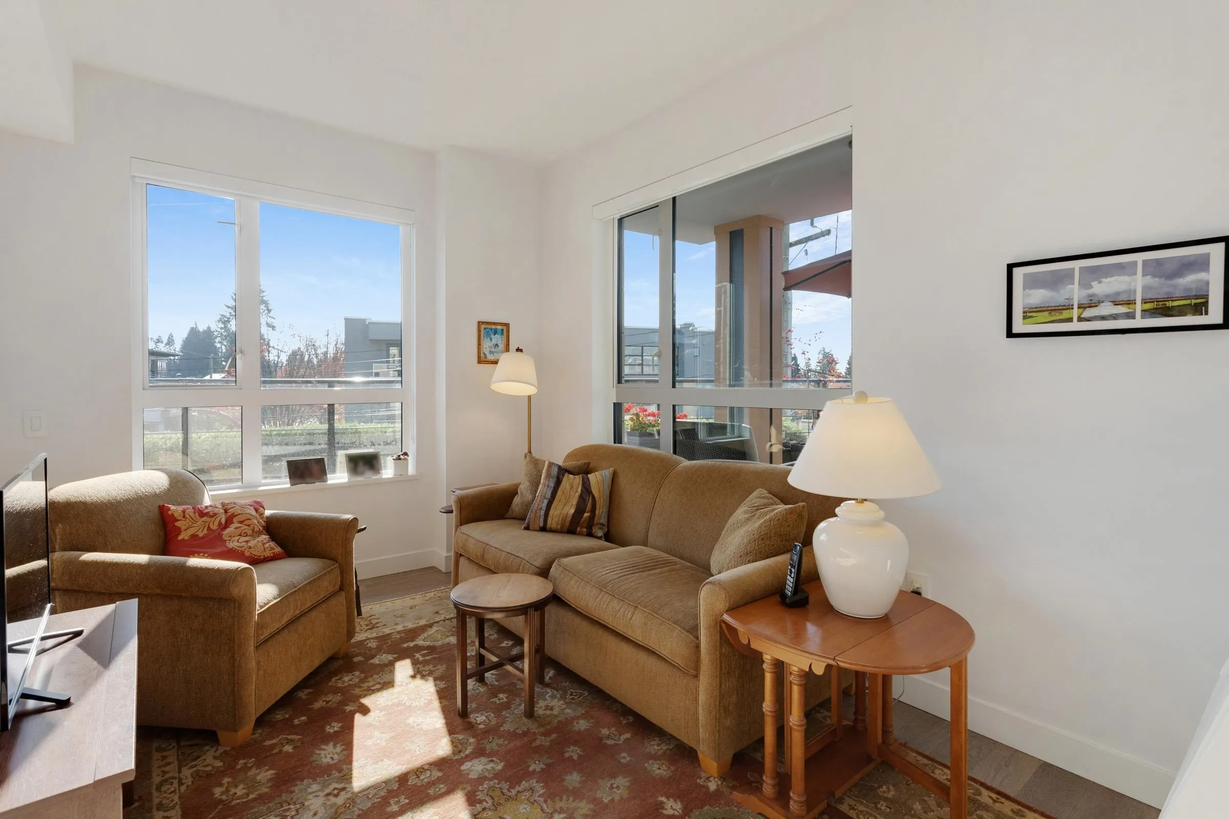 3220 Connaught Crescent #206