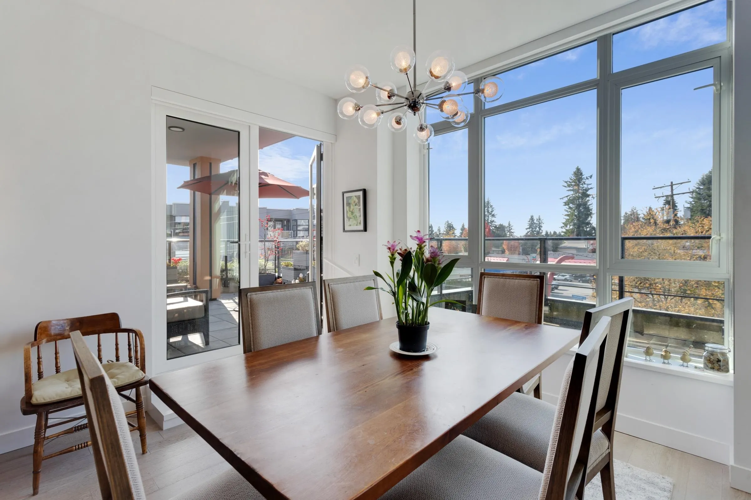 3220 Connaught Crescent #206
