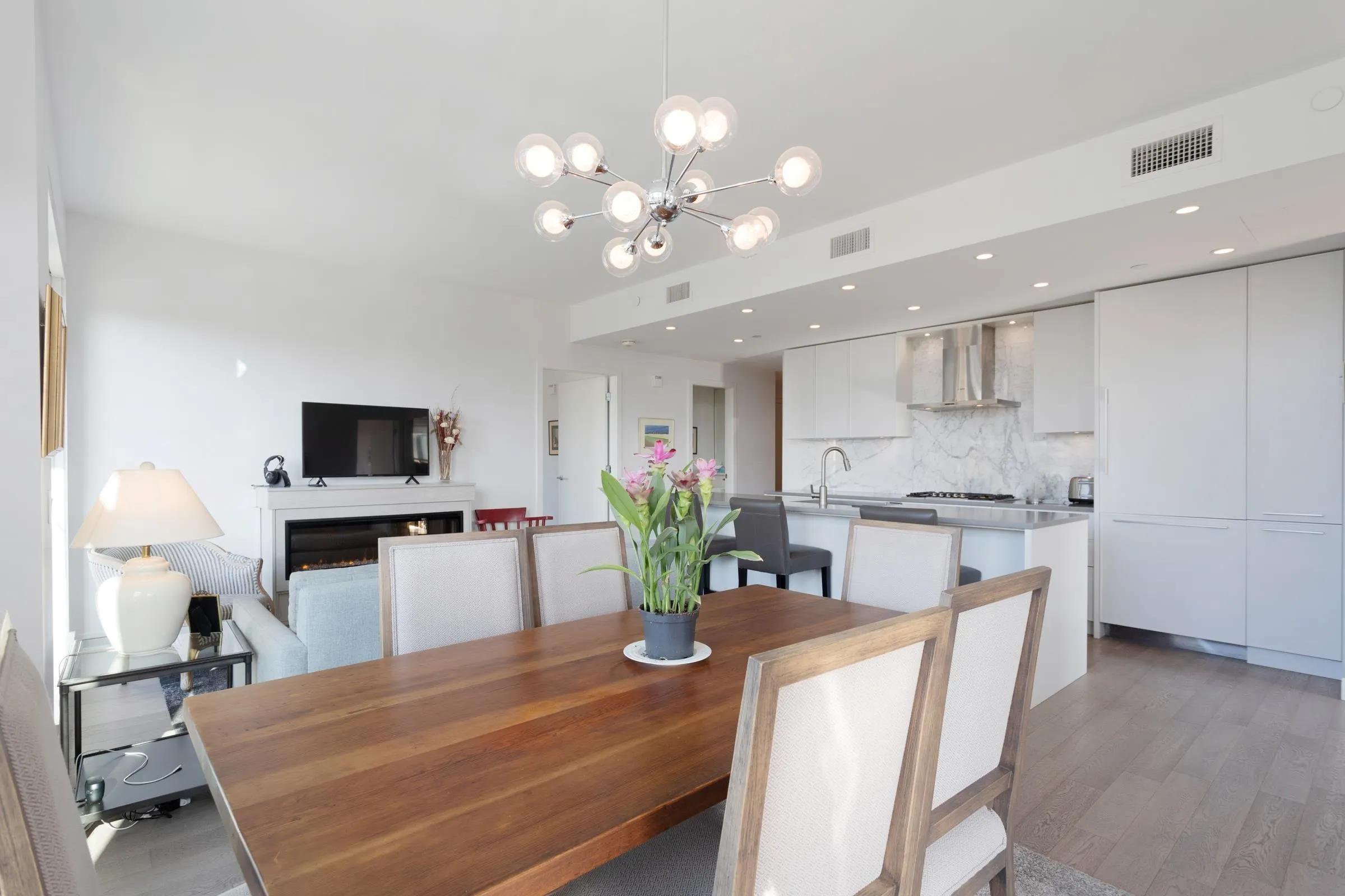 3220 Connaught Crescent #206