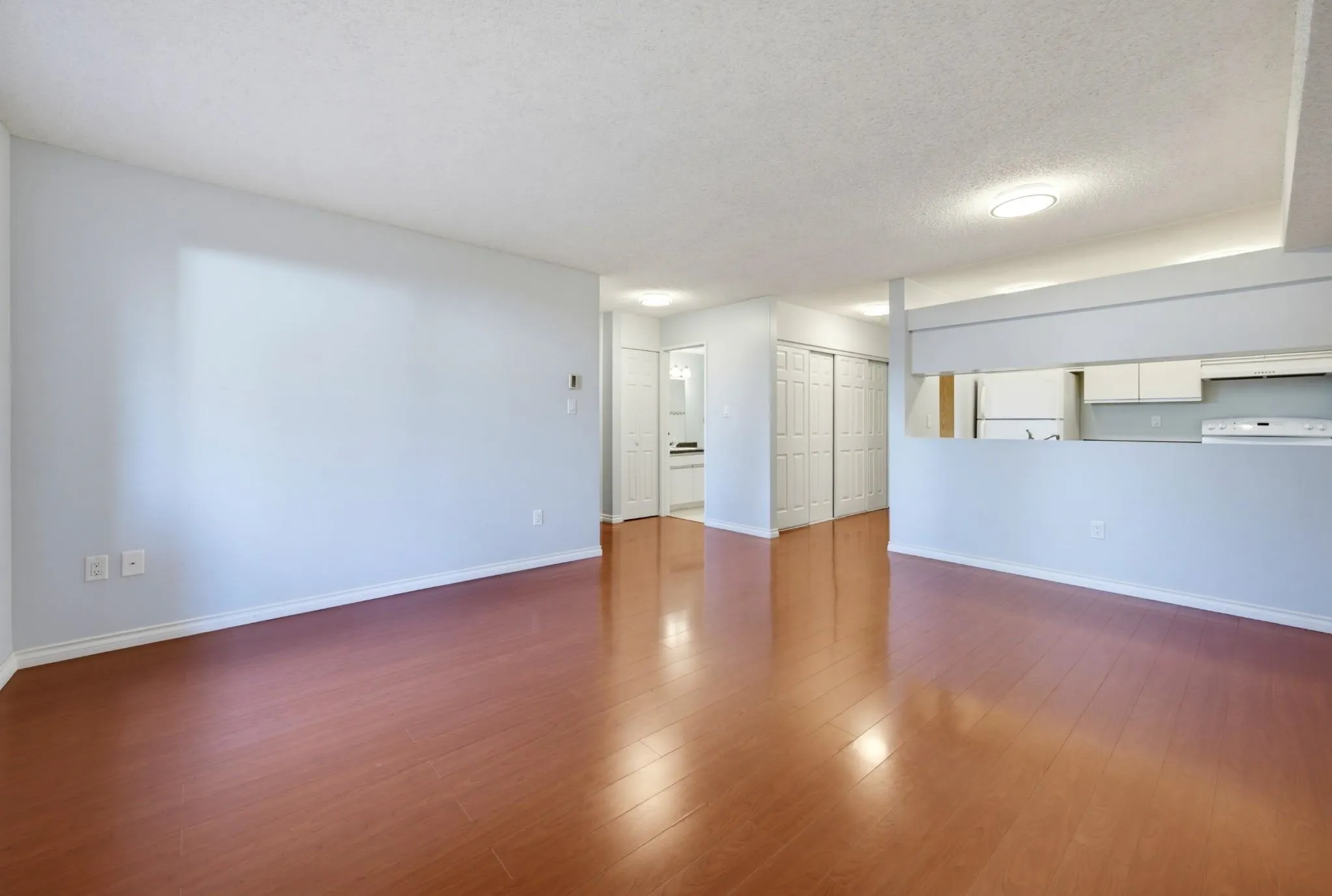 1040 E Broadway #101