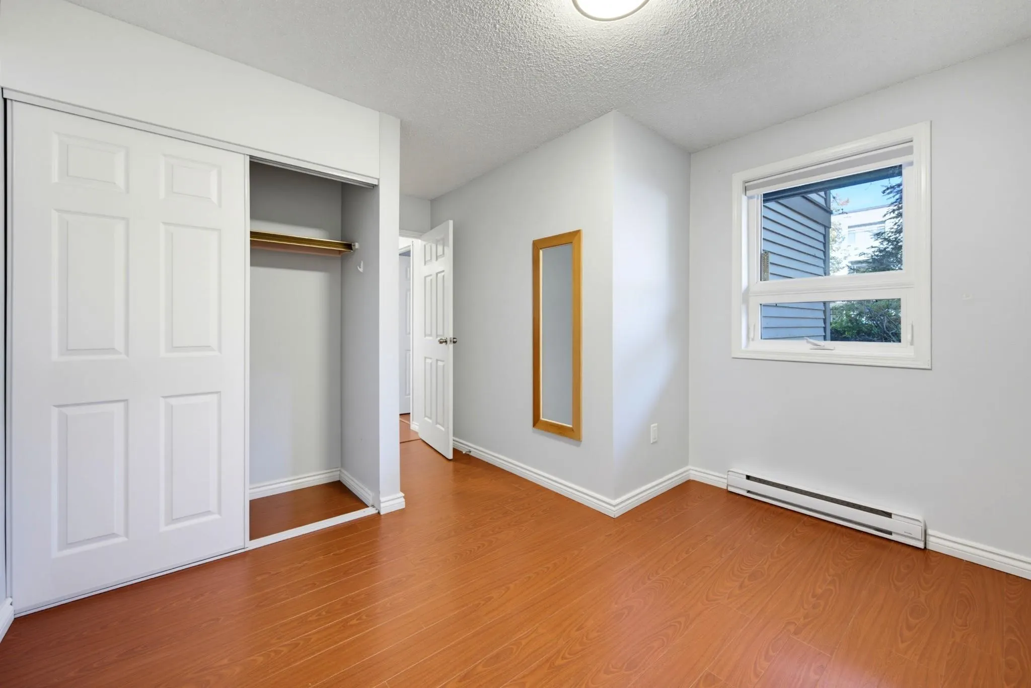 1040 E Broadway #101