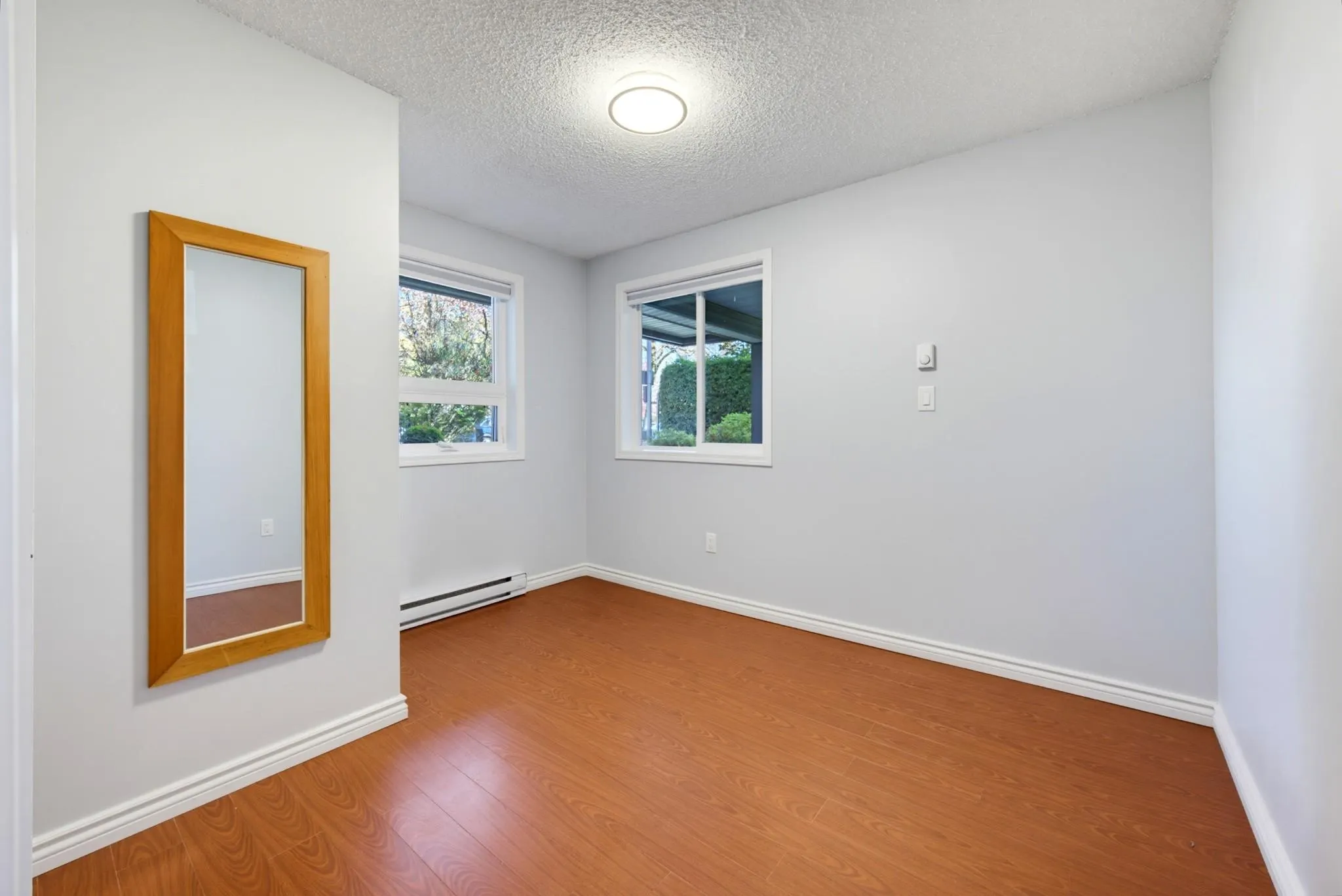 1040 E Broadway #101