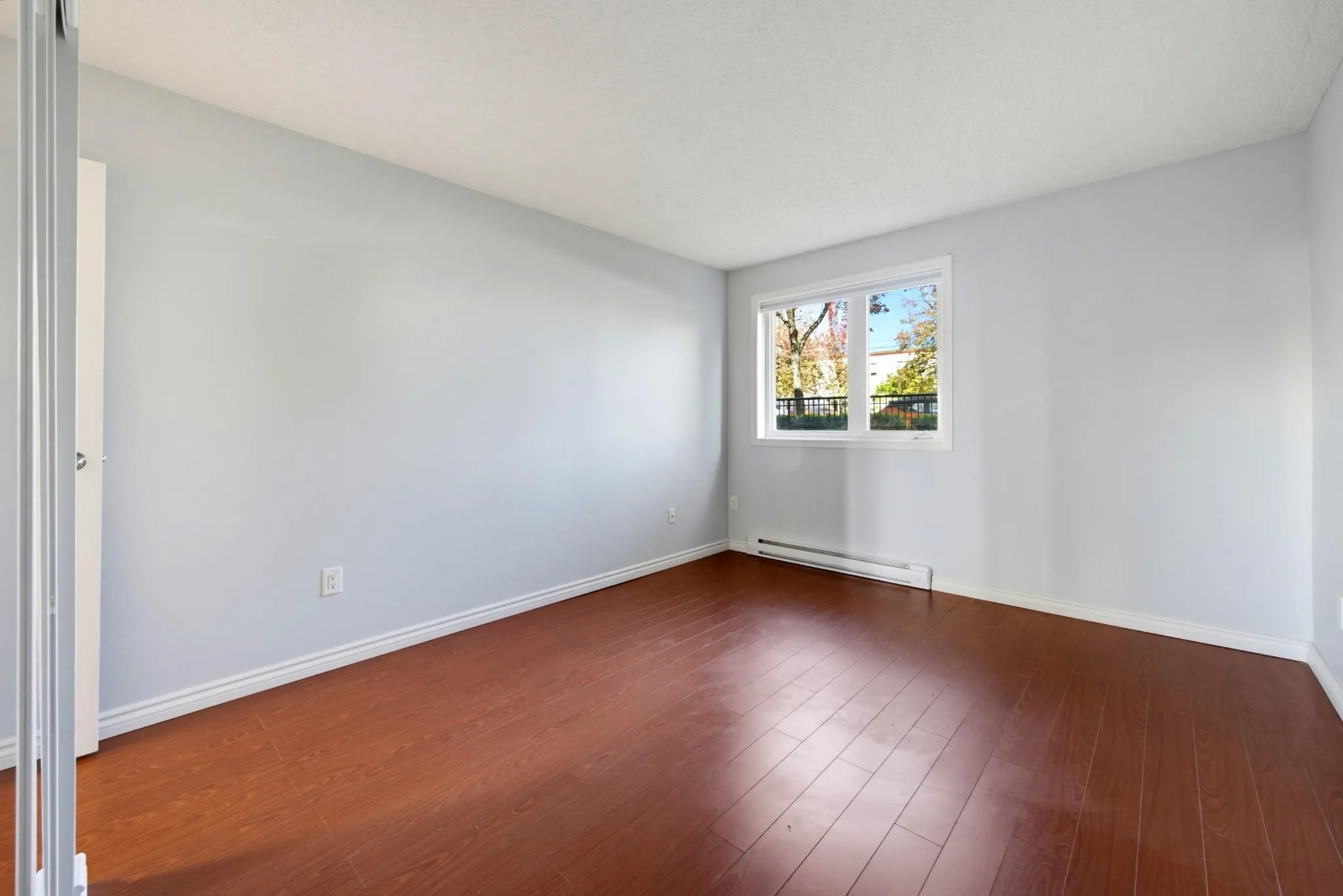 1040 E Broadway #101