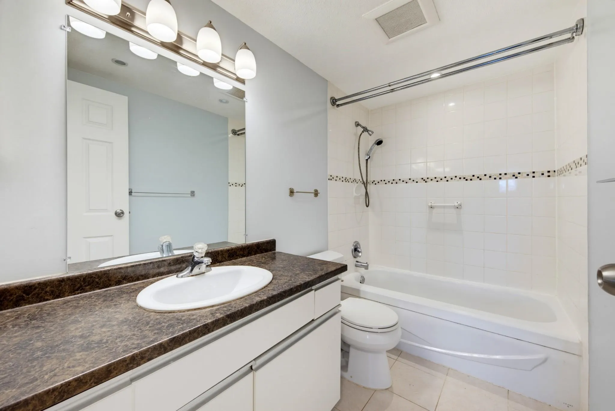 1040 E Broadway #101