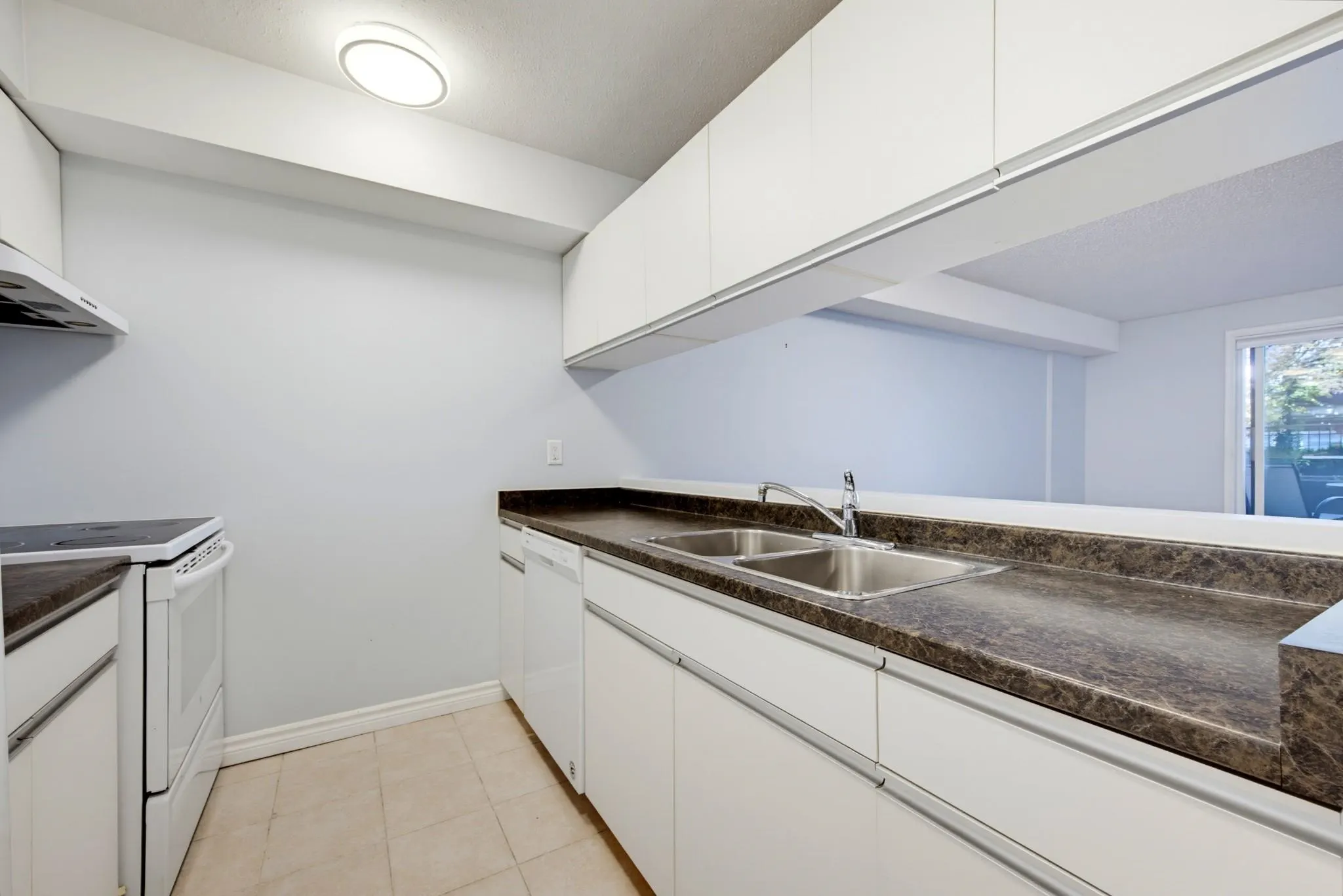 1040 E Broadway #101