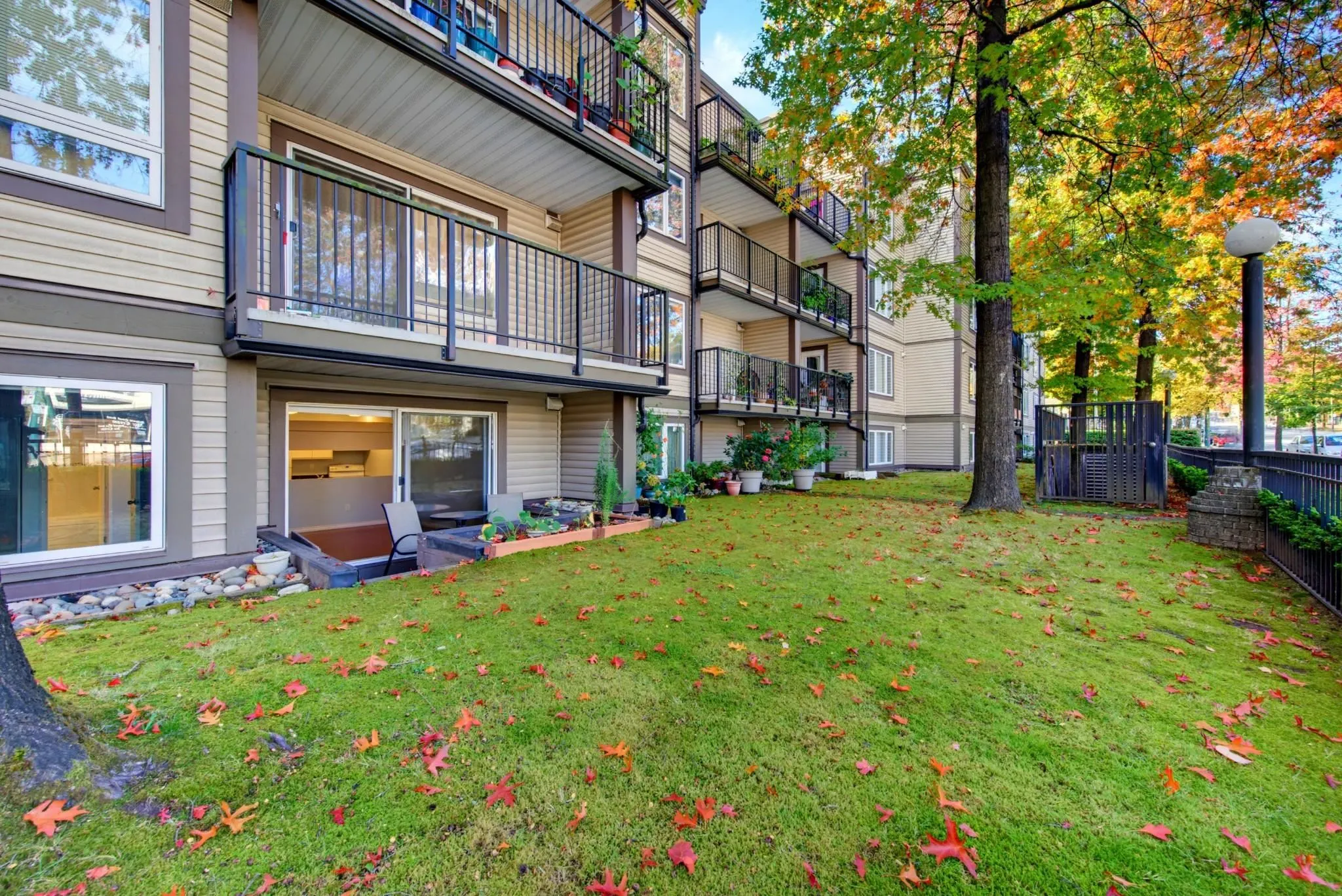 1040 E Broadway #101