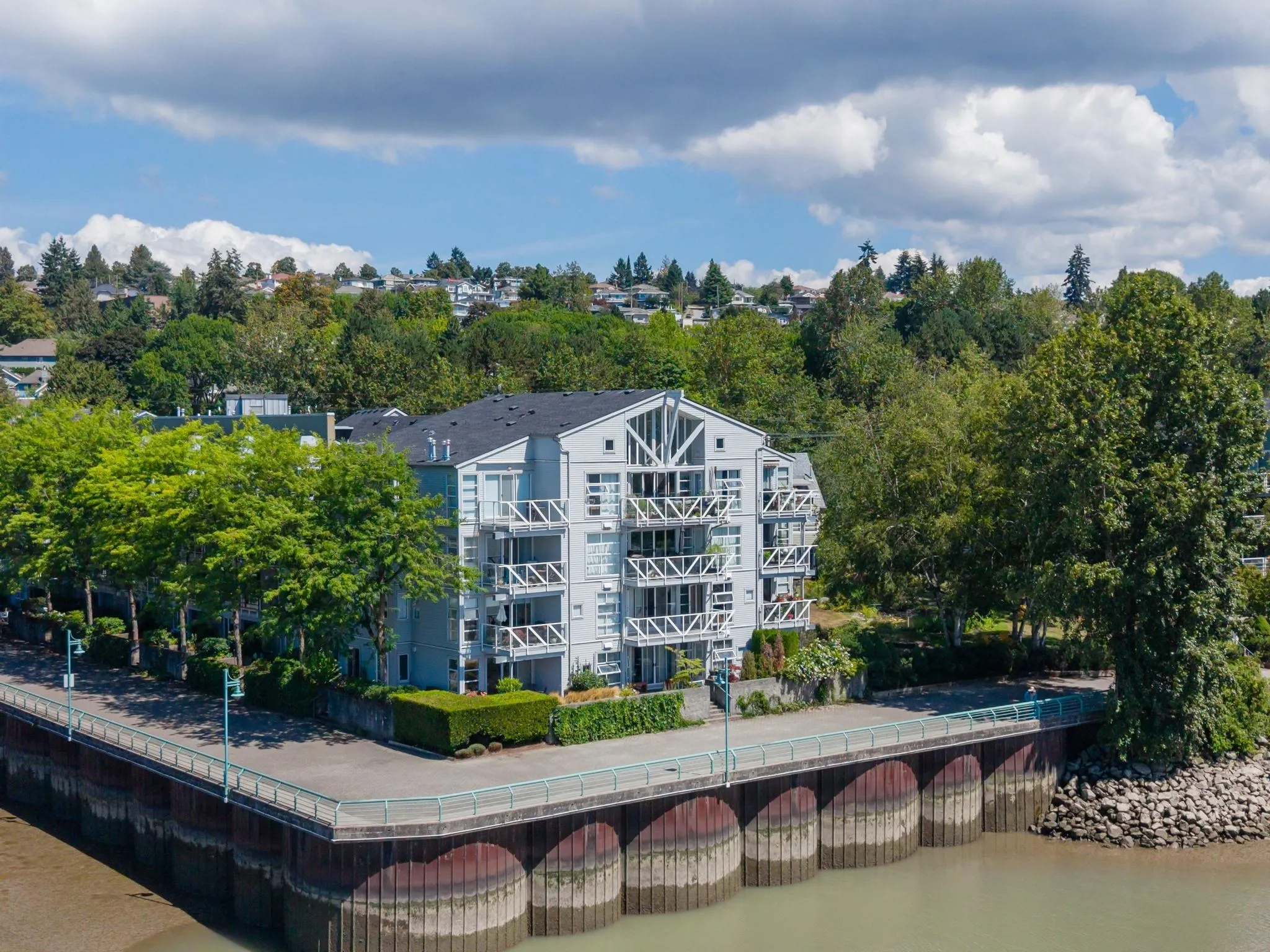 2020 E Kent Avenue South #311