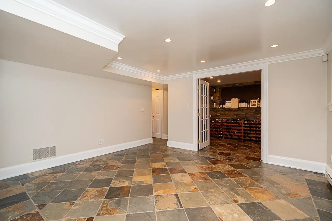 1562 W 62nd Avenue