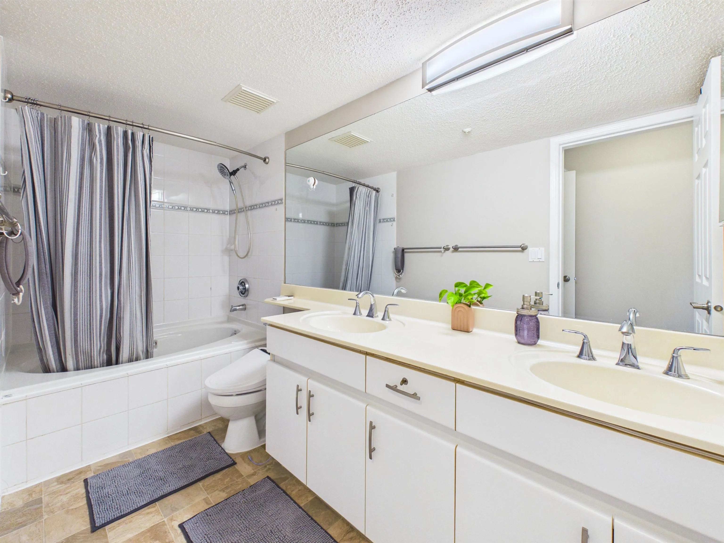 2990 Princess Crescent #111