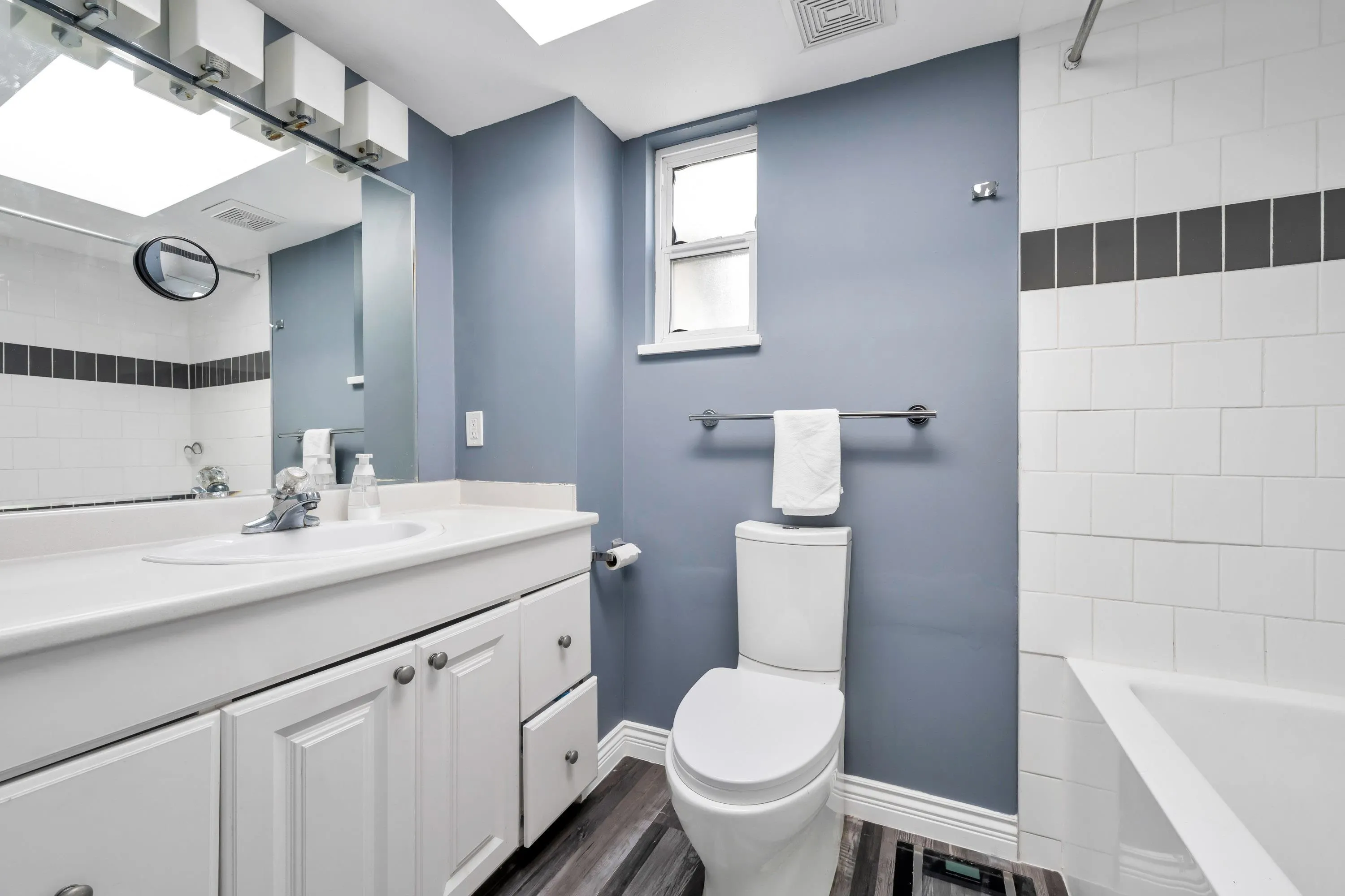 10077 156 Street #183