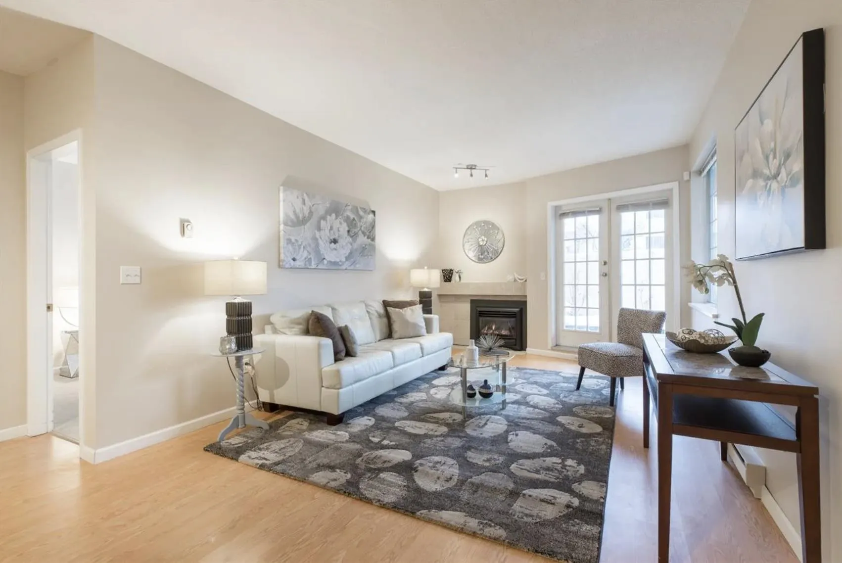 125 W 18th Street #106
