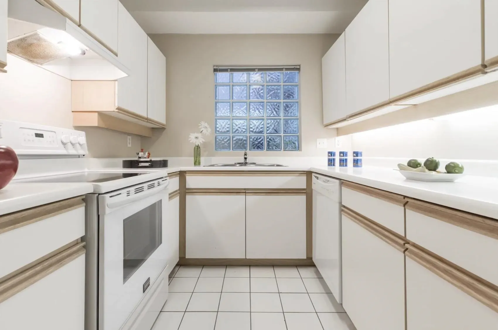 125 W 18th Street #106
