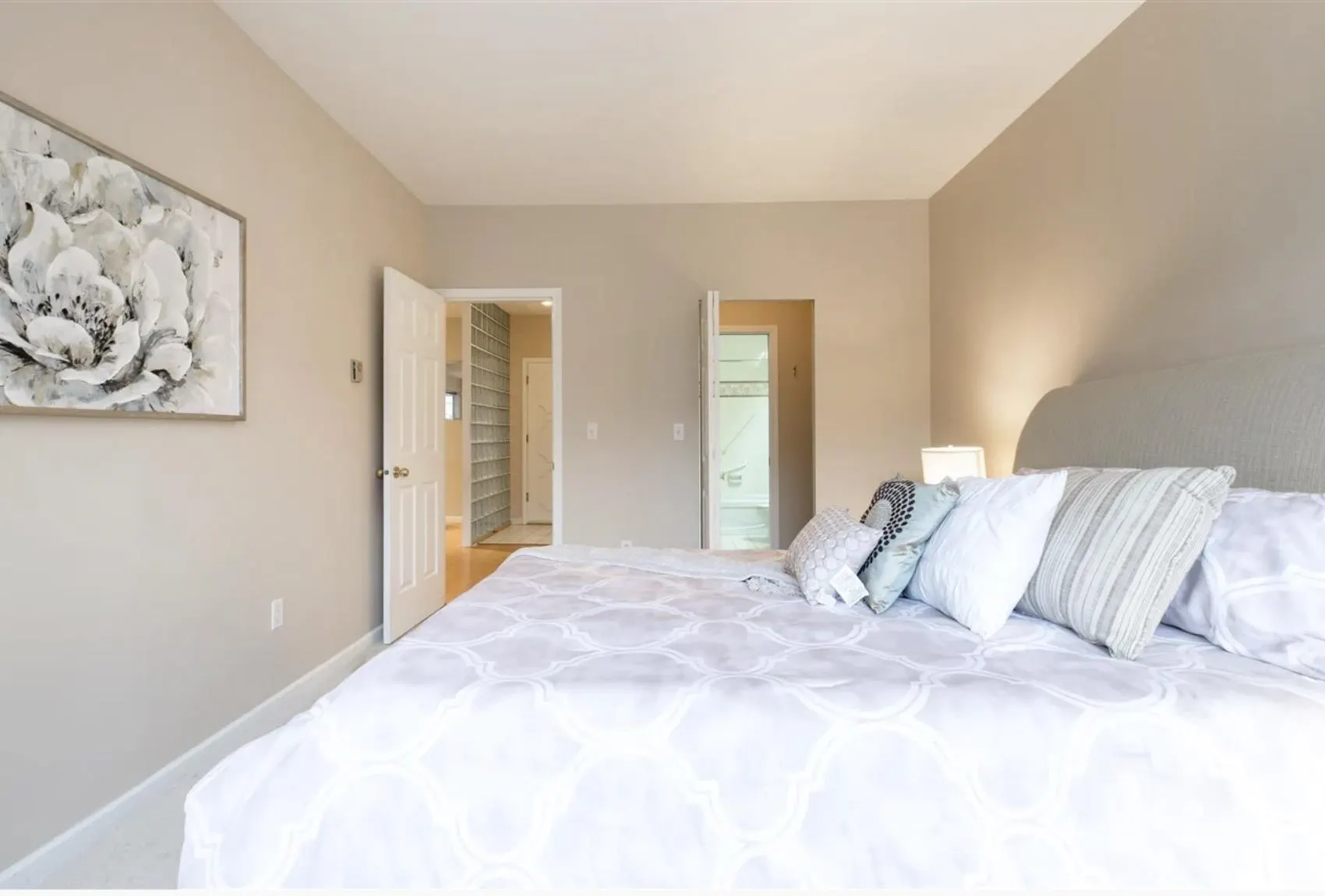 125 W 18th Street #106