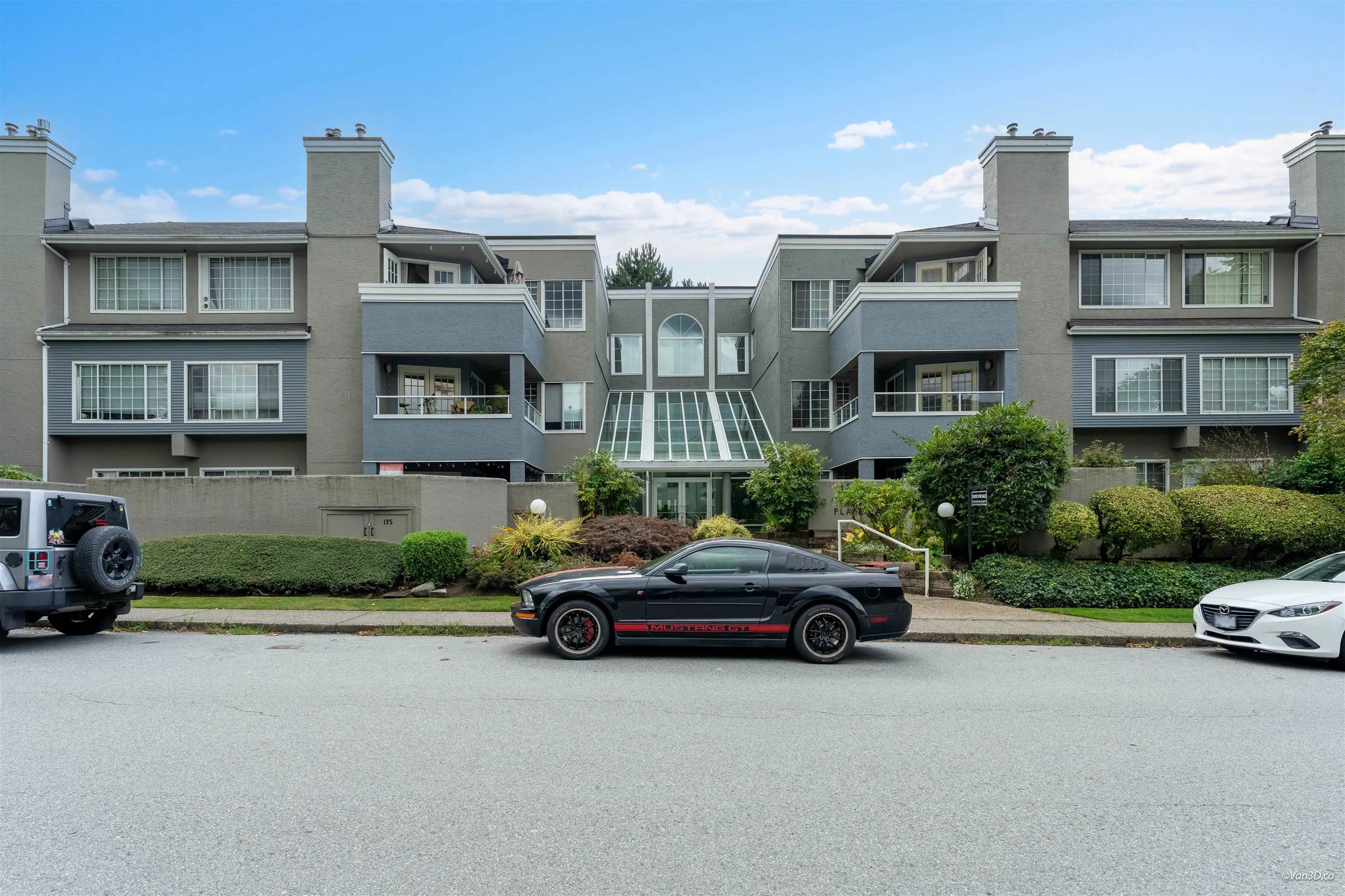 125 W 18th Street #106