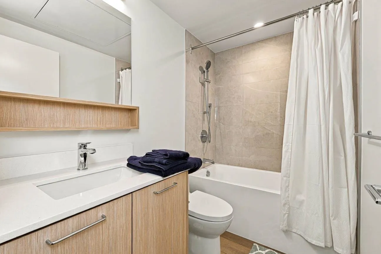 1529 Oxford #225
