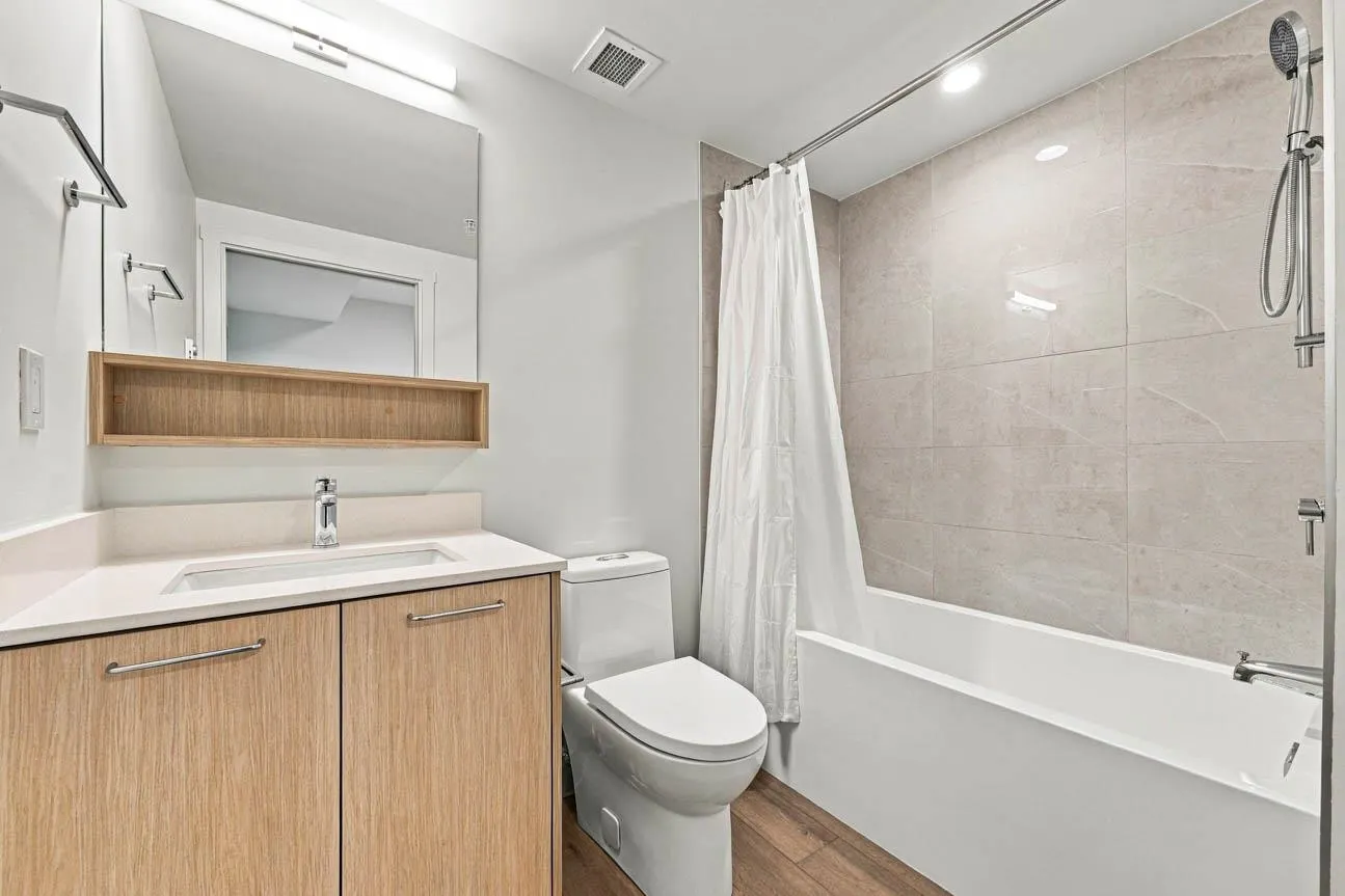 1529 Oxford #225