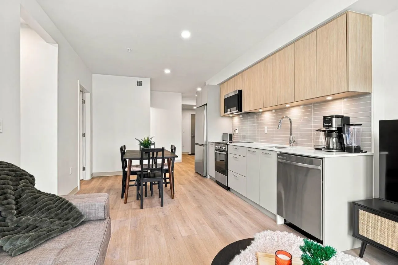 1529 Oxford #225