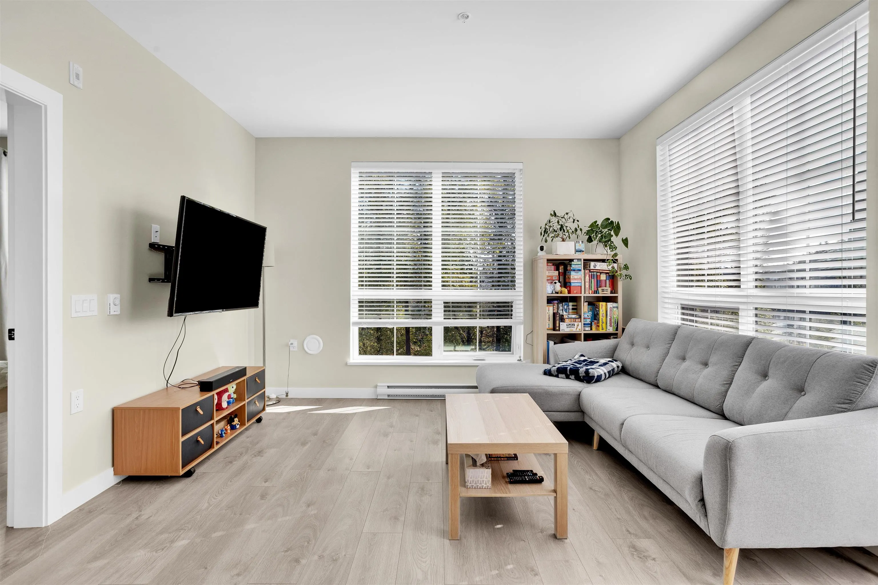 8379 201 Street #606