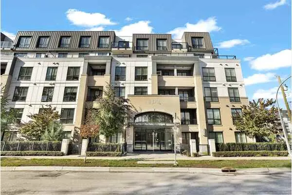 8379 201 Street #606