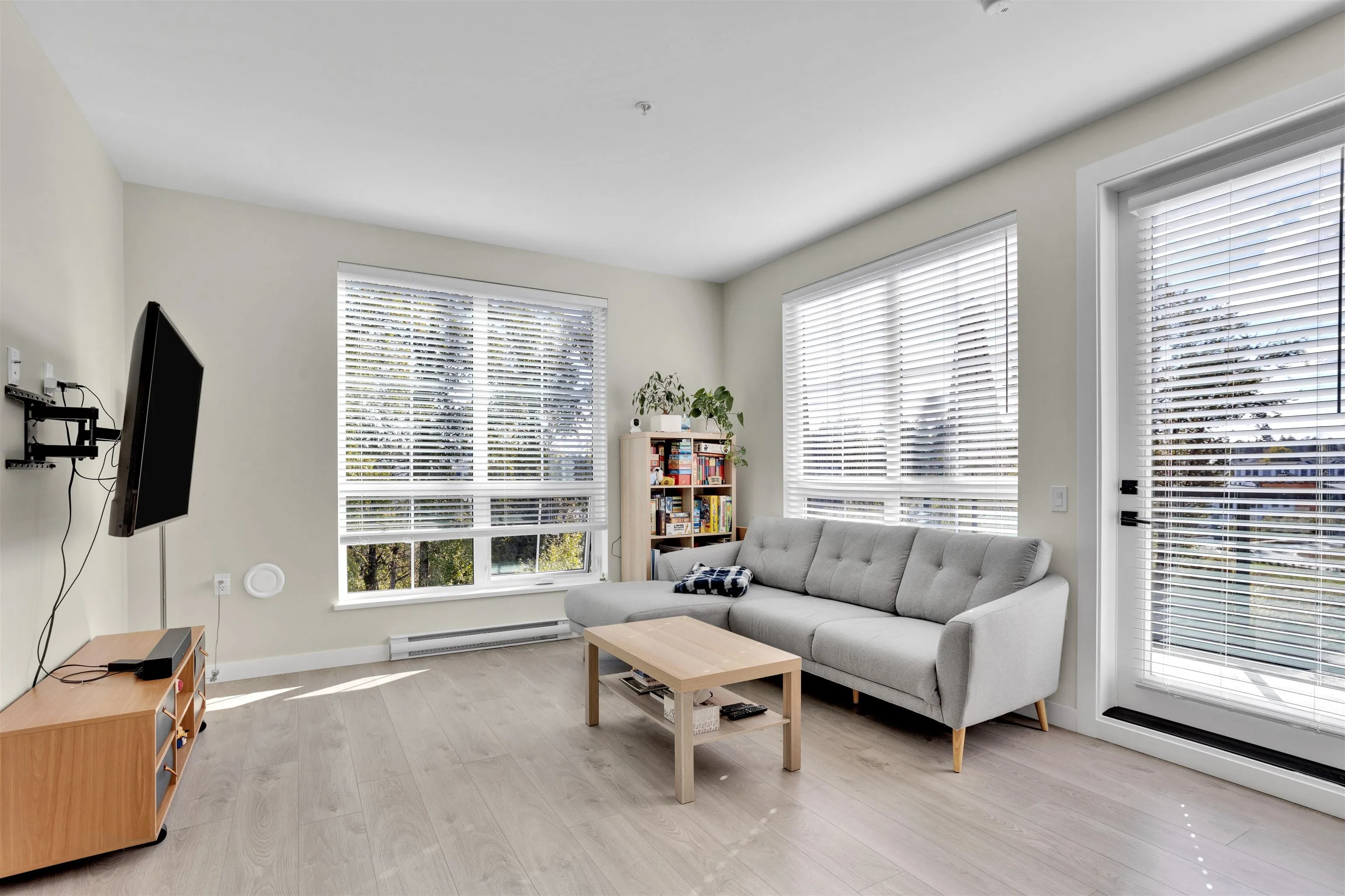 8379 201 Street #606