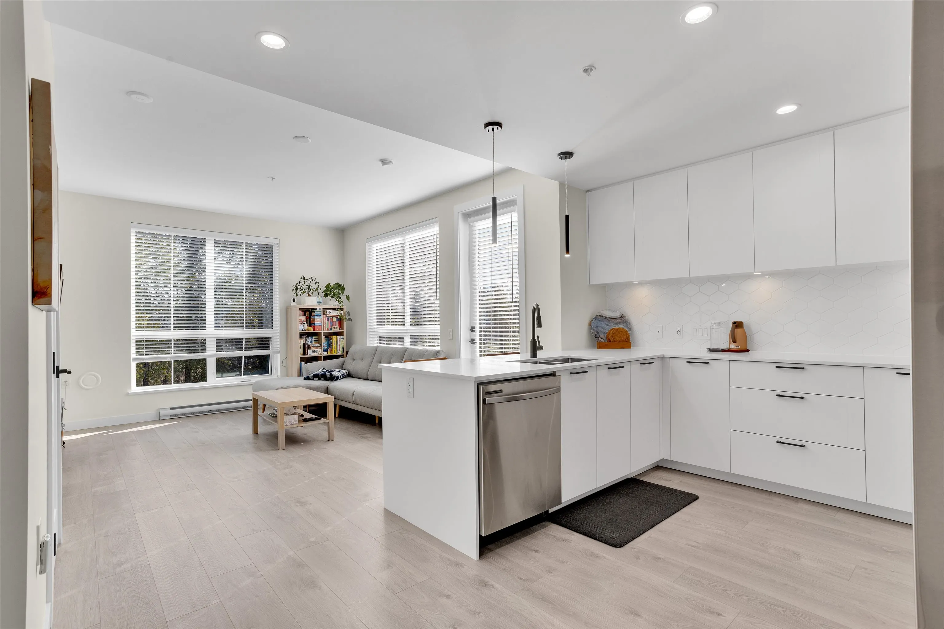 8379 201 Street #606