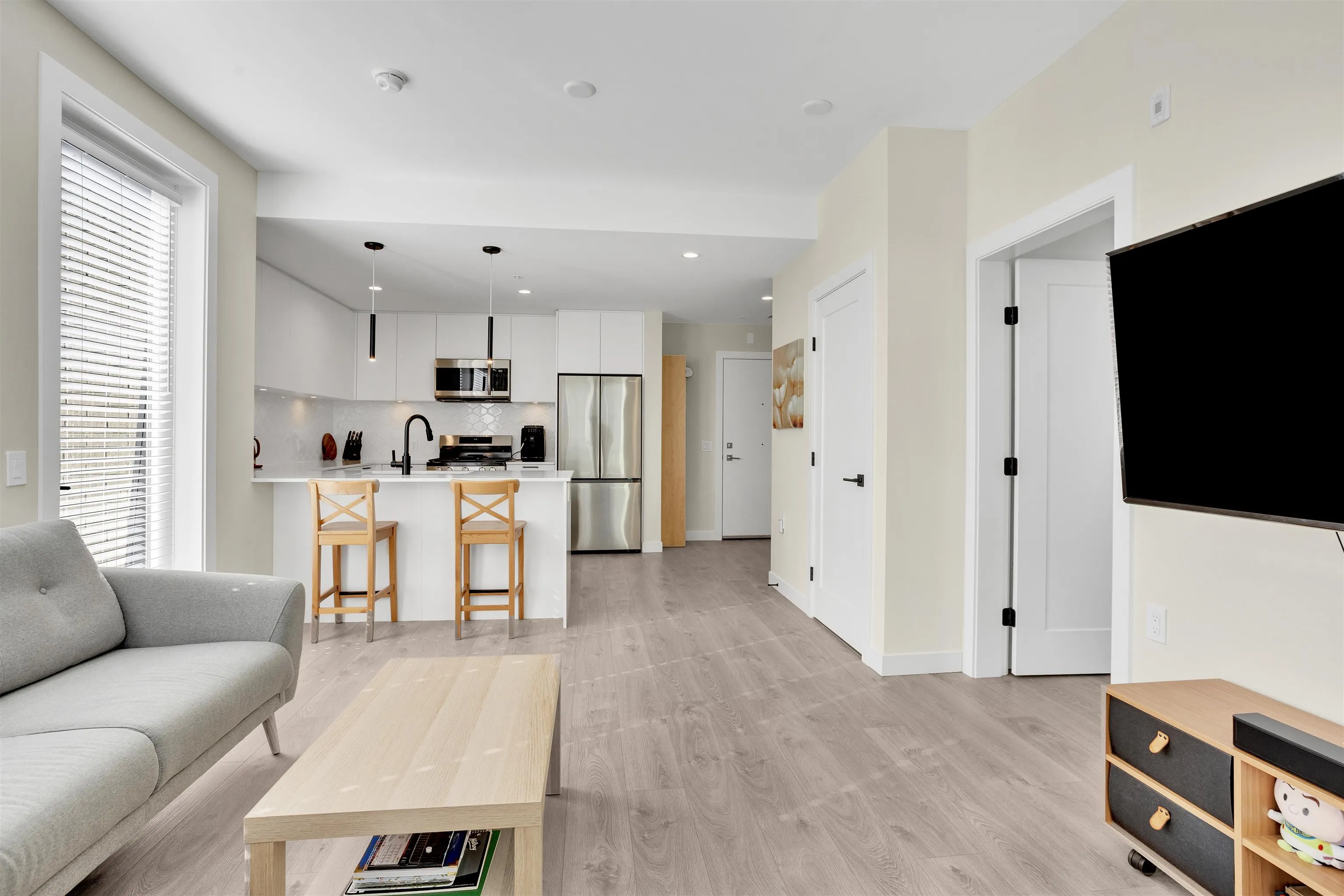 8379 201 Street #606