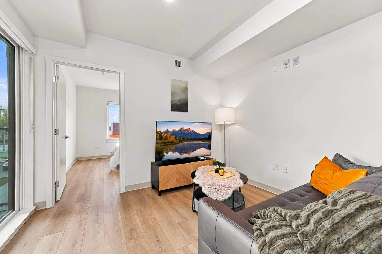 1529 Oxford #213