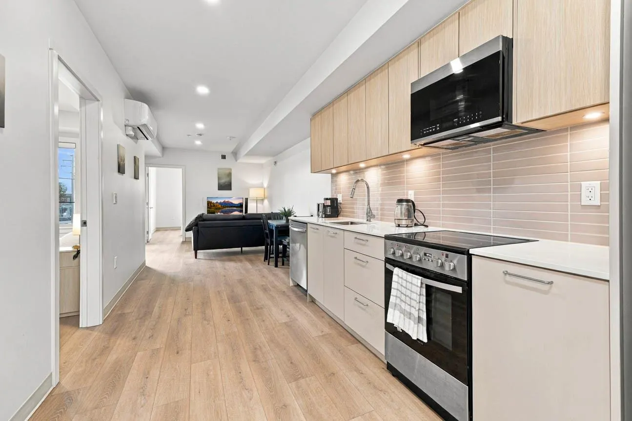 1529 Oxford #213