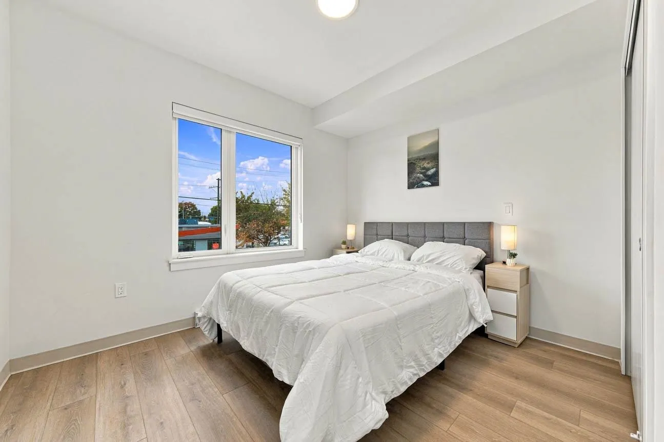 1529 Oxford #213