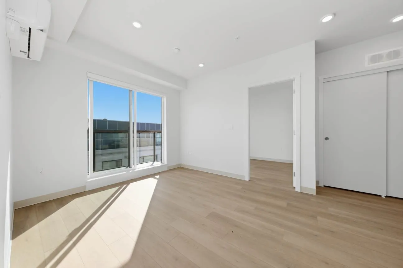 1529 Oxford #606