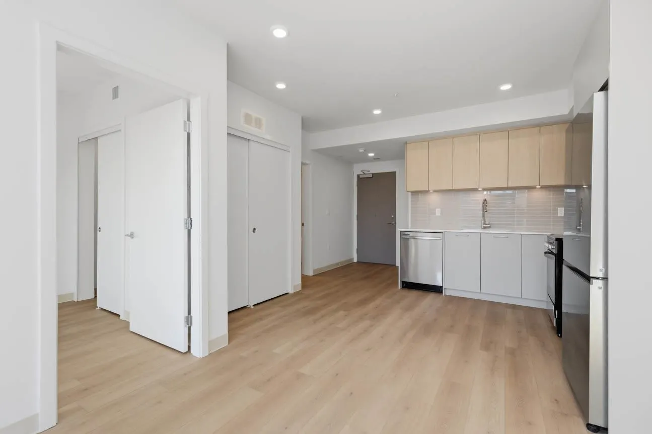 1529 Oxford #606